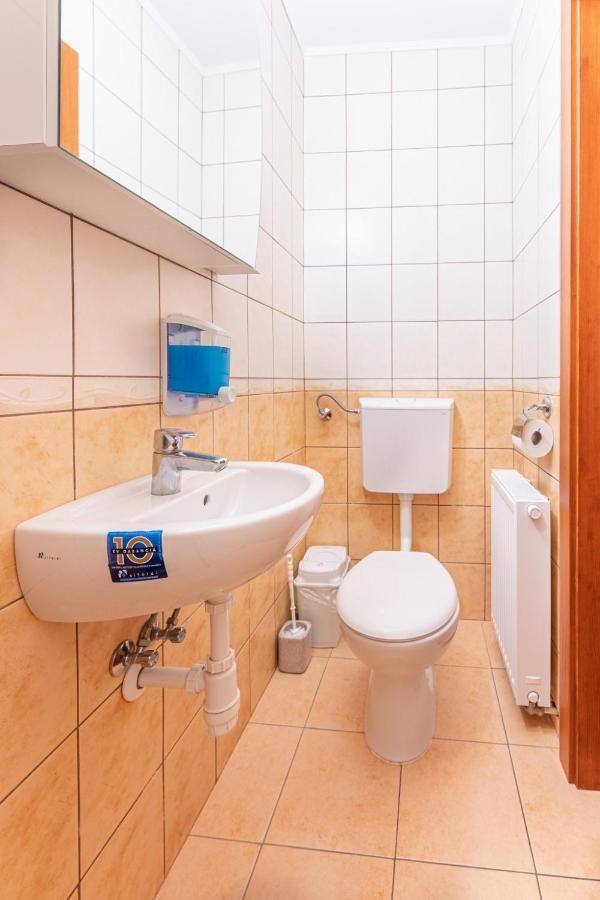 Varázskő Apartman Gyula Esterno foto